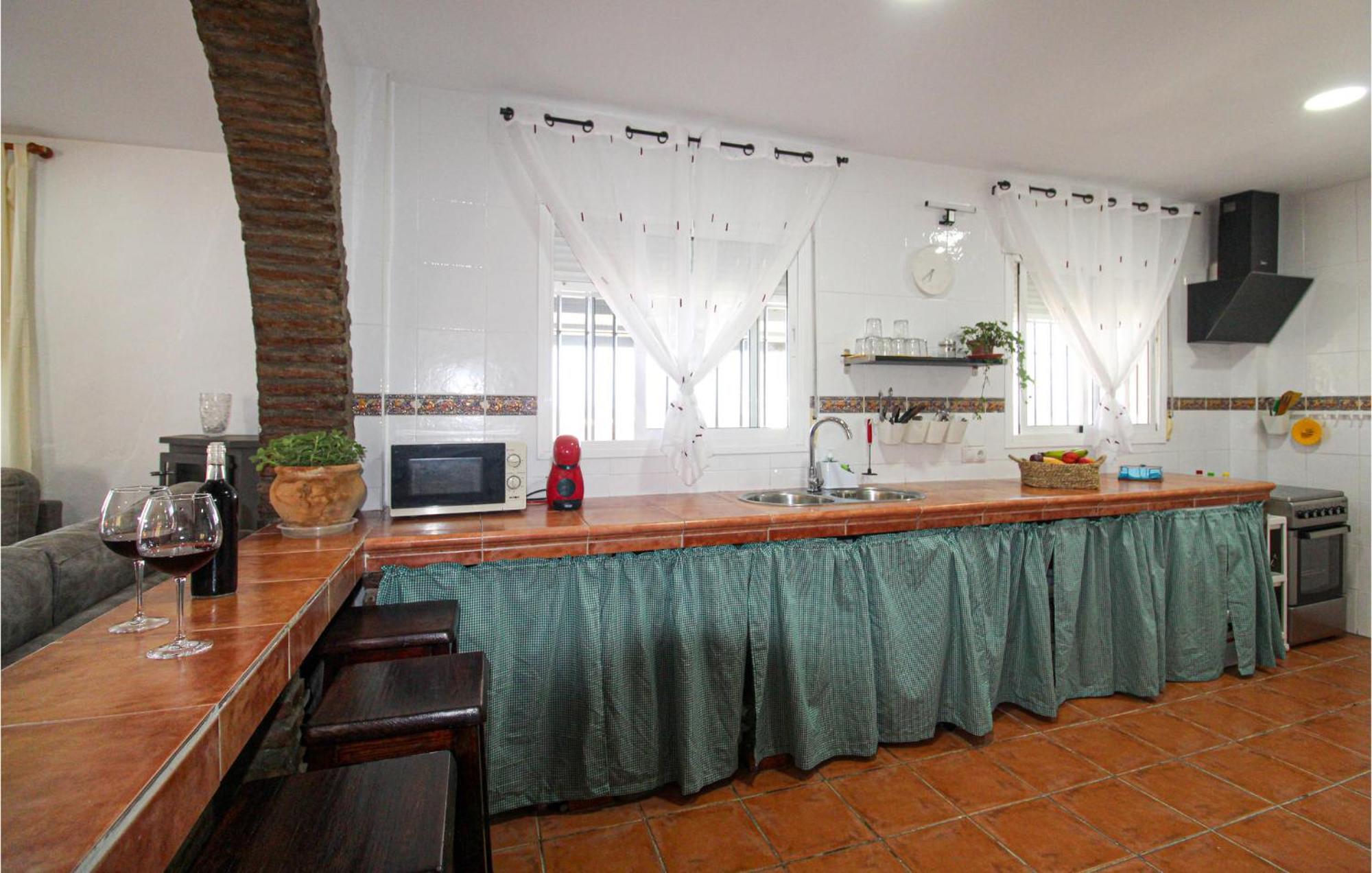 4 Bedroom Gorgeous Home In Sedella 外观 照片